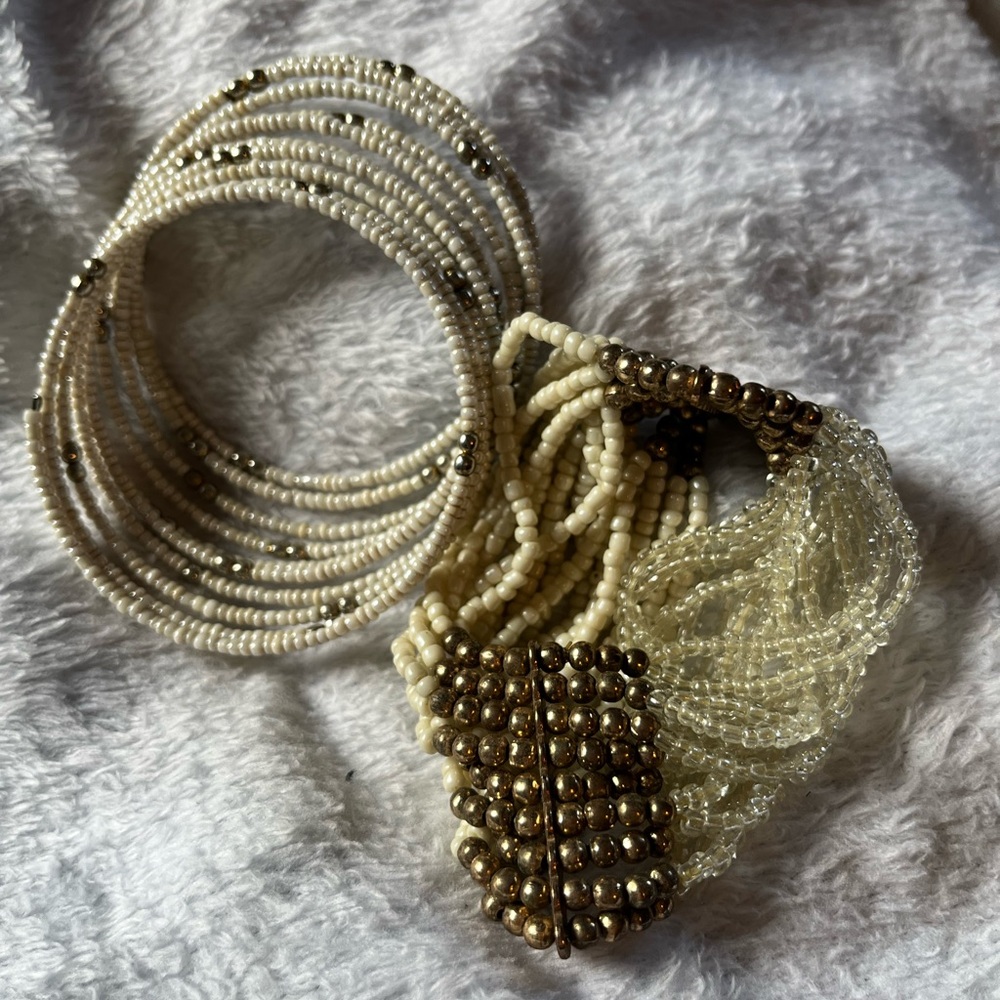 Elegant Gold and Cream Beaded Bracelet Set - Picture 4 of 14
